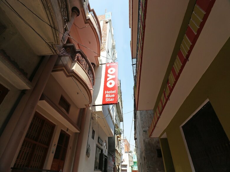 Oyo 11480 Hotel Blue Star