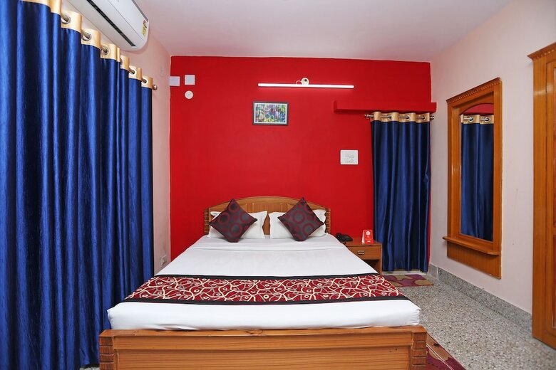 Oyo 10994 Hotel Luxury Inn