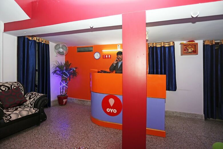 Oyo 10994 Hotel Luxury Inn