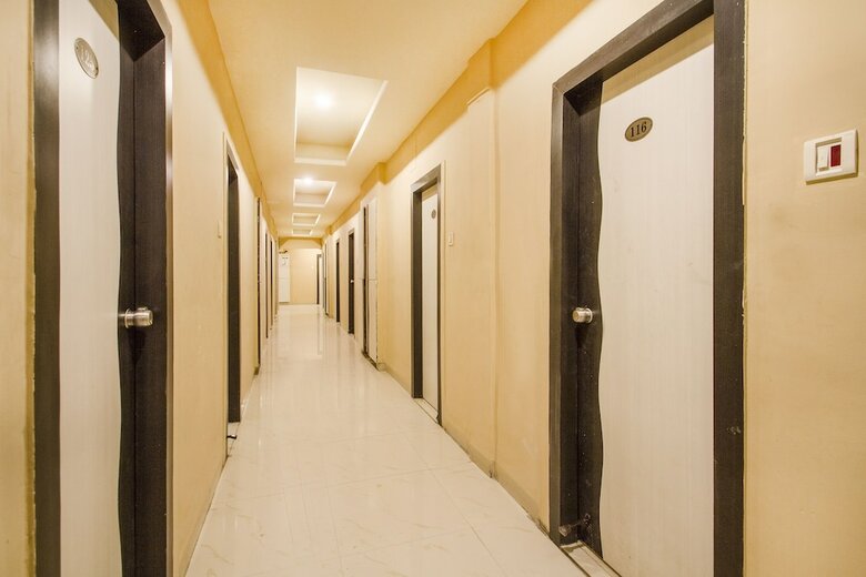 Oyo 11079 Hotel Prestige