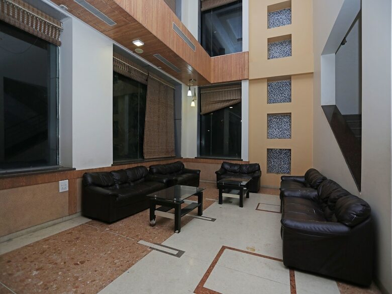 Hotel Oyo 6401 The Neelam Executive