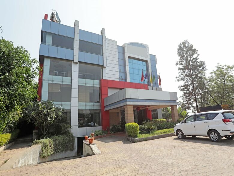 Hotel Oyo 6401 The Neelam Executive
