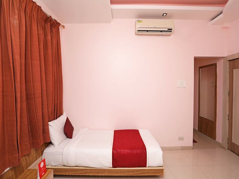 Hotel Oyo 6401 The Neelam Executive