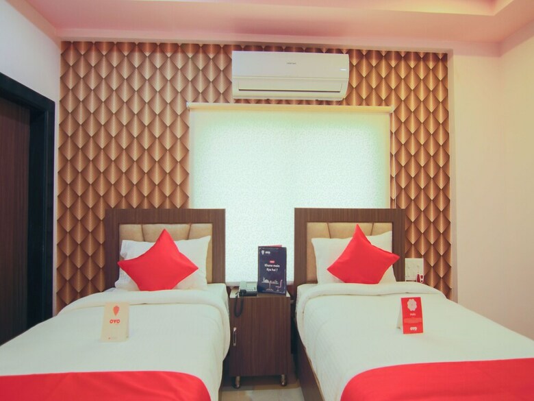Hotel Oyo 11626 B Square