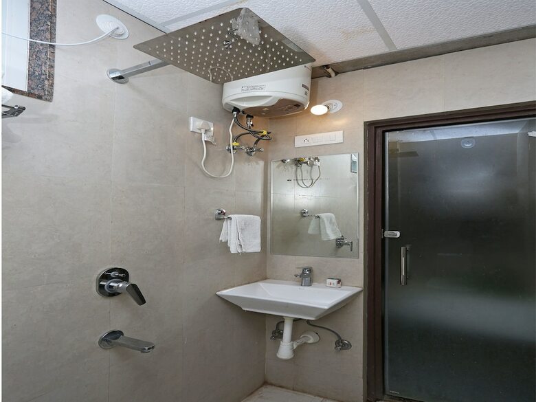 Oyo 9476 Hotel Mittal