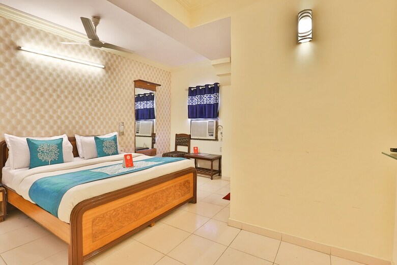 Oyo 11650 Hotel Grand Apple