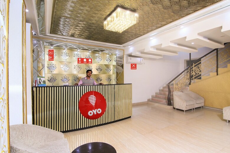 Oyo 11532 Hotel Sr Grand