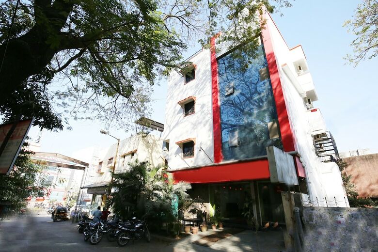 Oyo 11548 Hotel Mrunal Palace