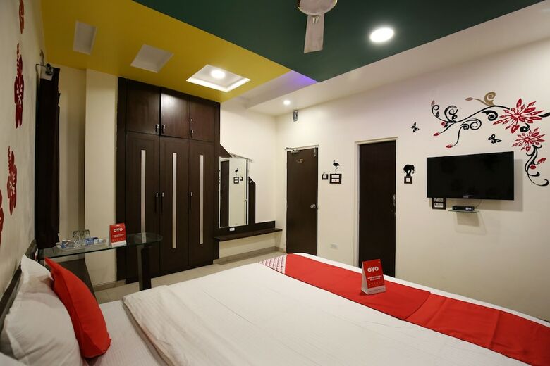 Oyo 11548 Hotel Mrunal Palace