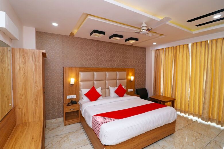 Oyo 4751 Hotel Akashdeep