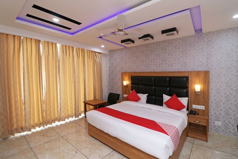 Oyo 4751 Hotel Akashdeep