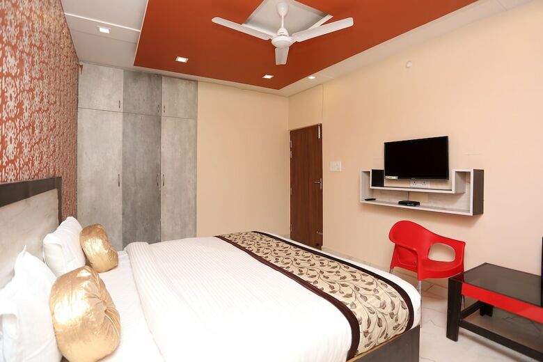 Oyo 11046 Hotel Lake View