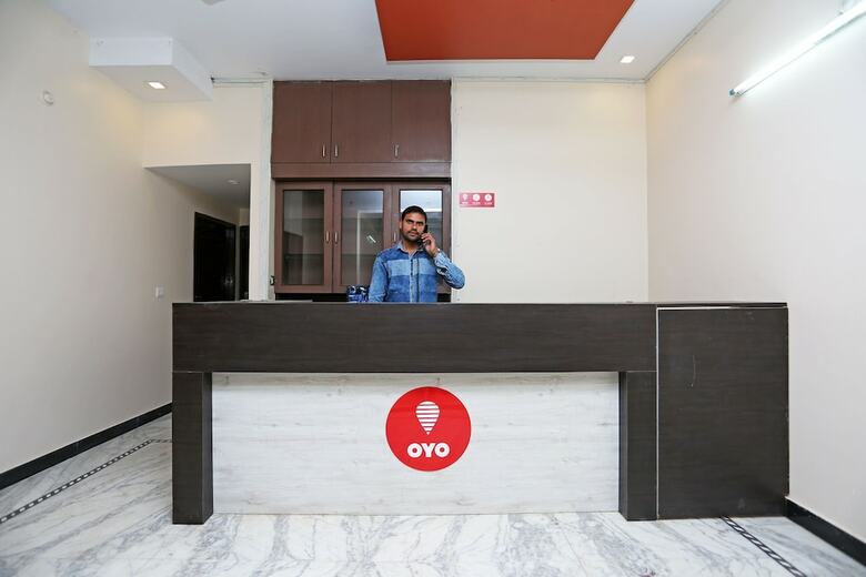 Oyo 11046 Hotel Lake View