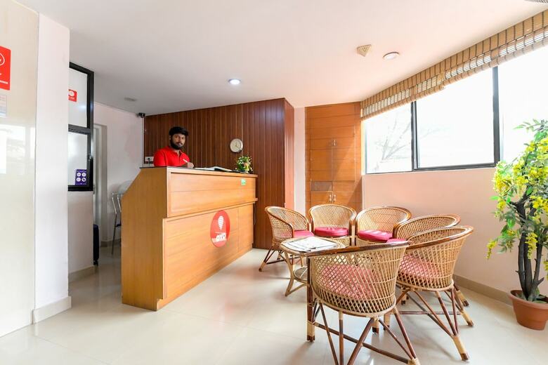 Oyo 11404 Hotel Tri Star Regency