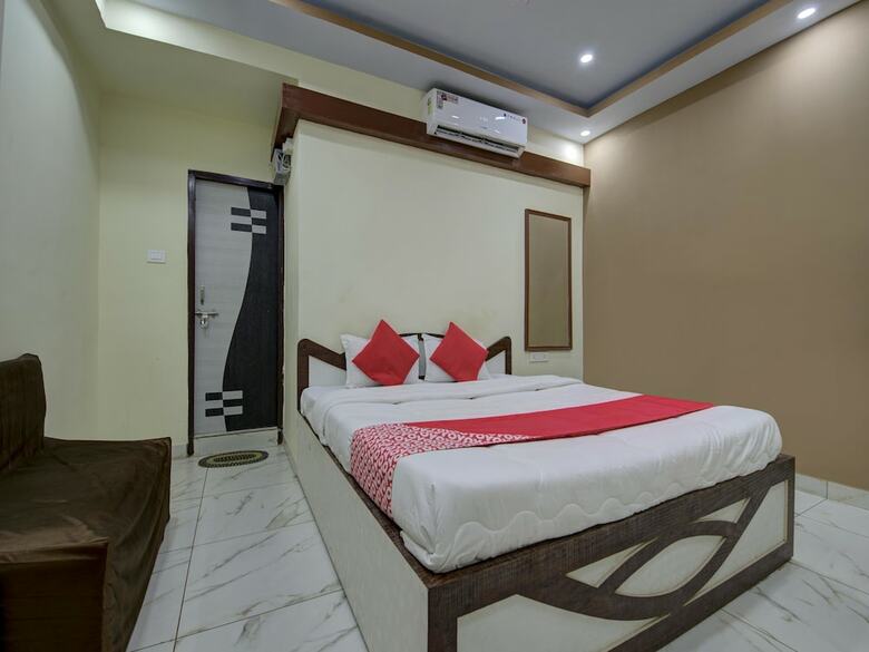 Oyo 9658 Hotel Madhuram