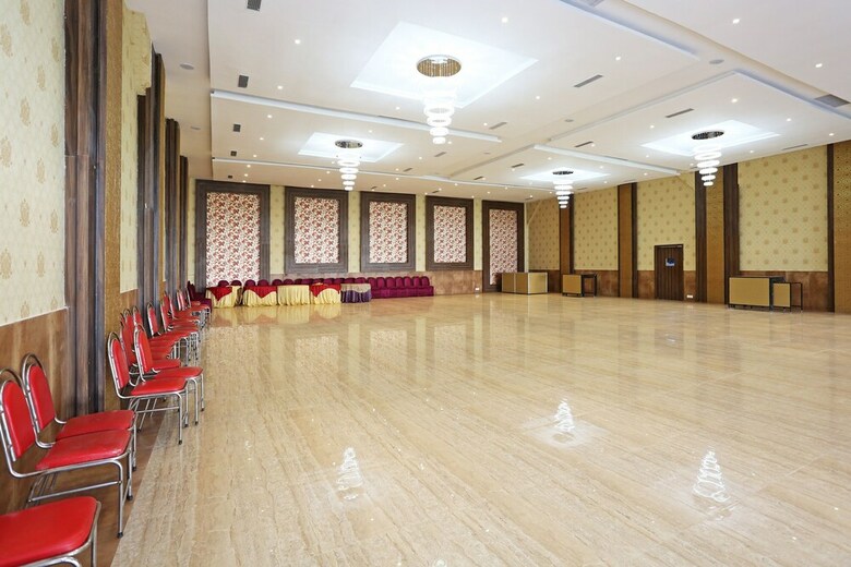 Oyo 10690 Florence Hotel