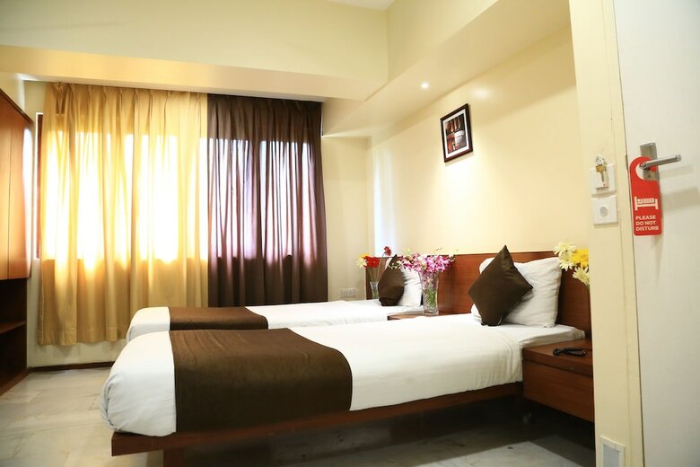 Fabhotel Executive Residency
