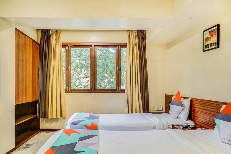 Fabhotel Executive Residency