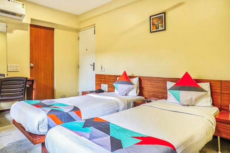 Fabhotel Executive Residency