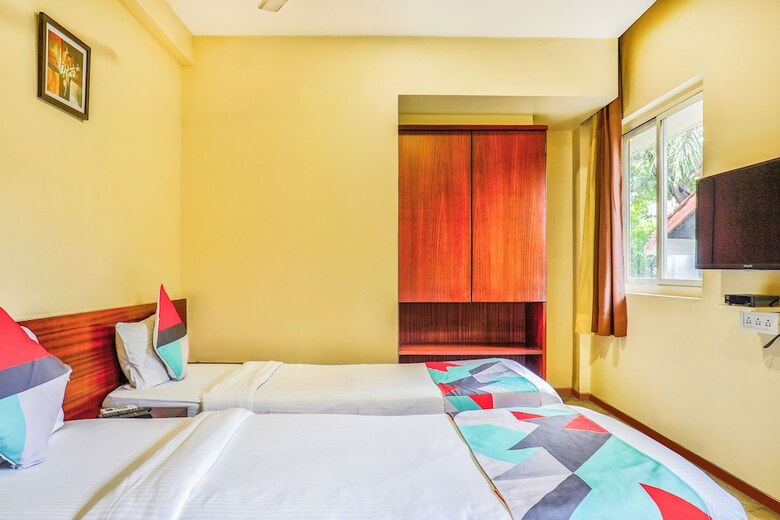Fabhotel Executive Residency