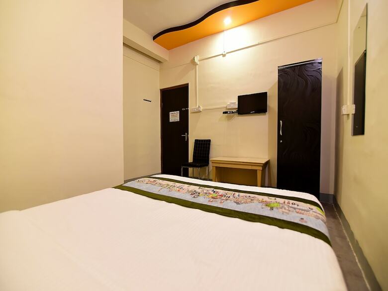 Hotel Oyo 9910 Sambram Inn