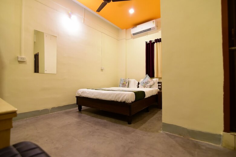 Hotel Oyo 9910 Sambram Inn