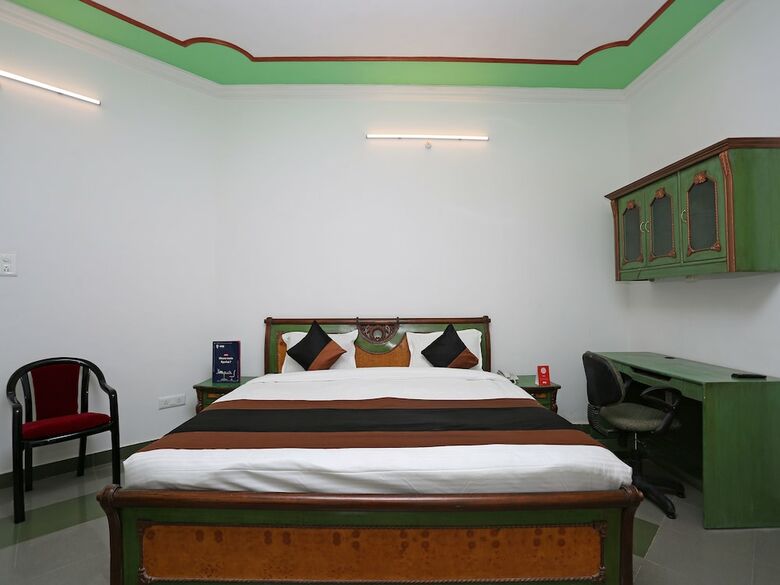 Oyo 11069 Hotel Star Inn