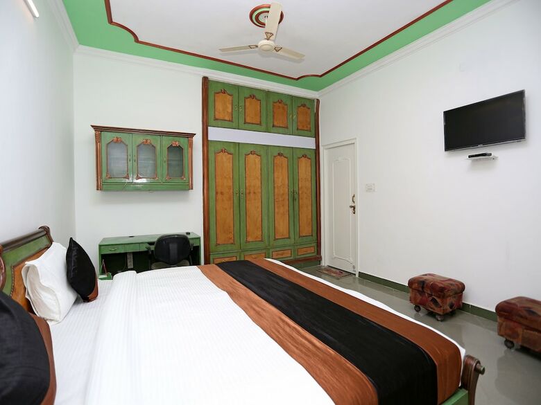 Oyo 11069 Hotel Star Inn