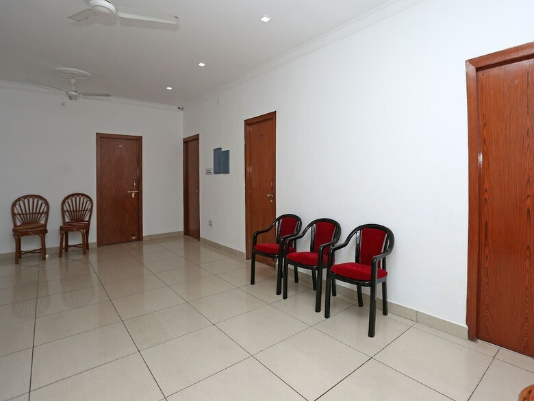 Oyo 11069 Hotel Star Inn