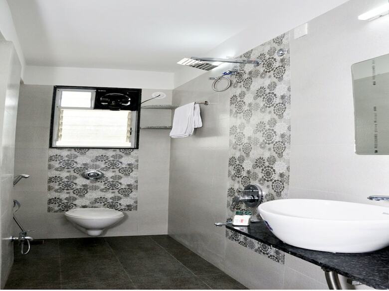 Oyo 9533 Hotel Milind Villa