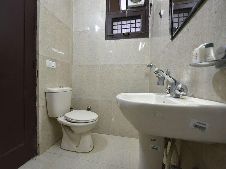Oyo 10753 Hotel Triund Regency