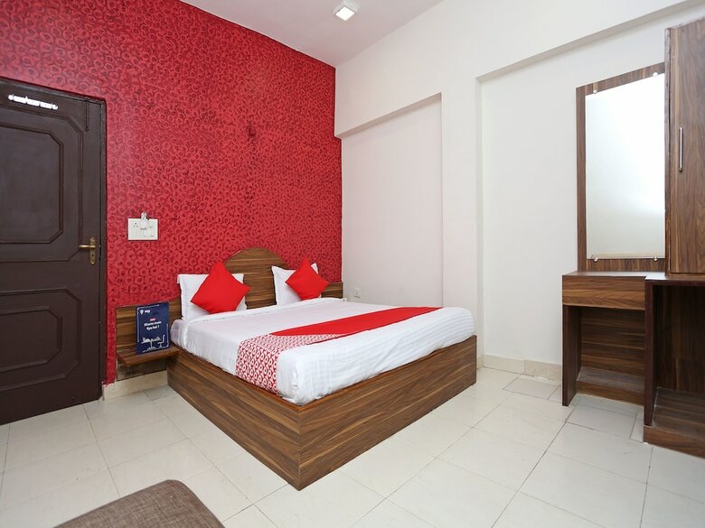 Oyo 7859 Hotel Gurukripa