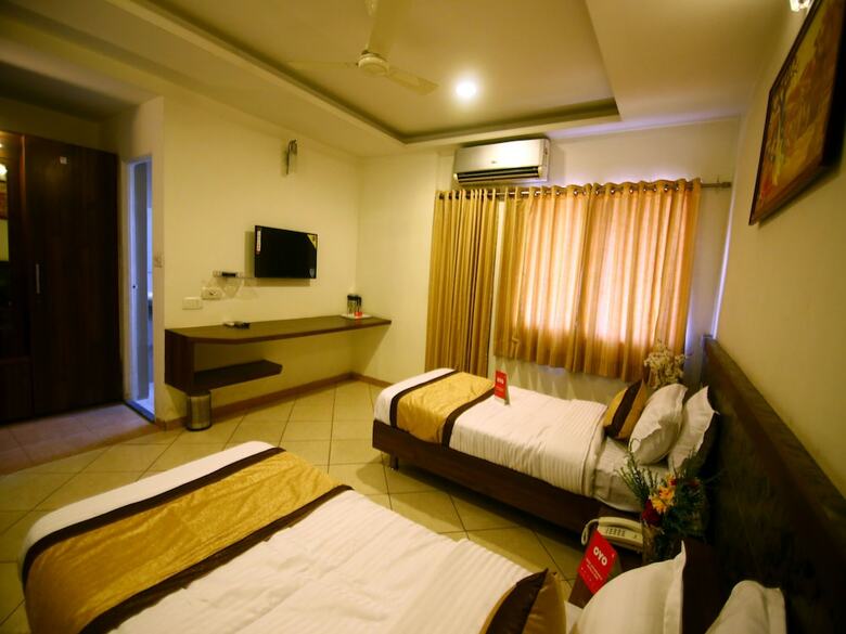 Oyo 10943 Hotel Plus Corporate