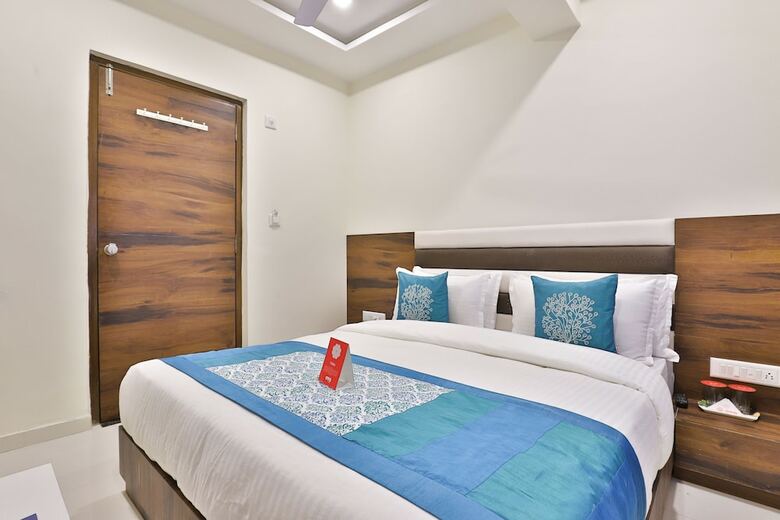 Oyo 11067 Hotel Swastik Inn