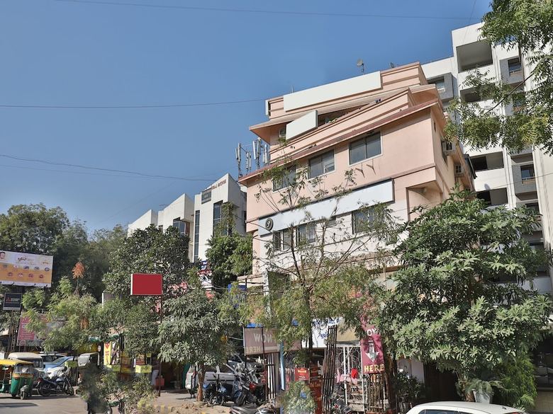Oyo 11067 Hotel Swastik Inn