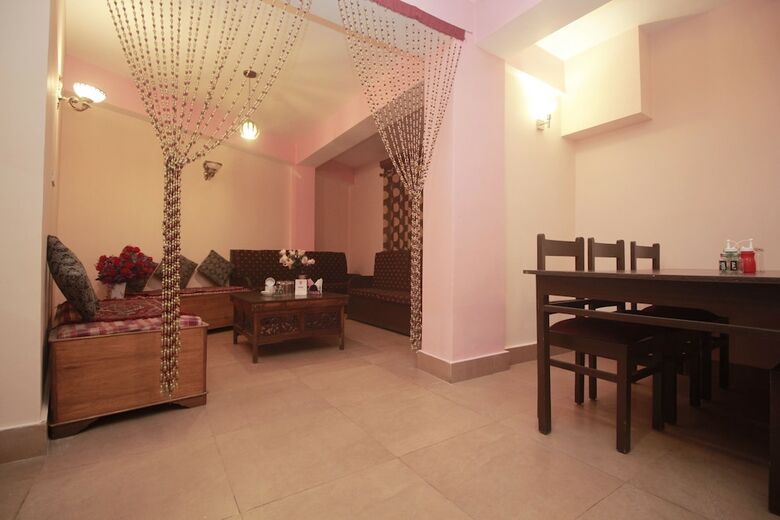 Hotel Oyo 10883 Pema Thang Residency