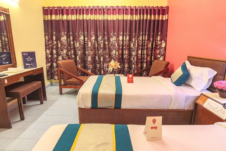 Oyo 10709 Hotel Sbt