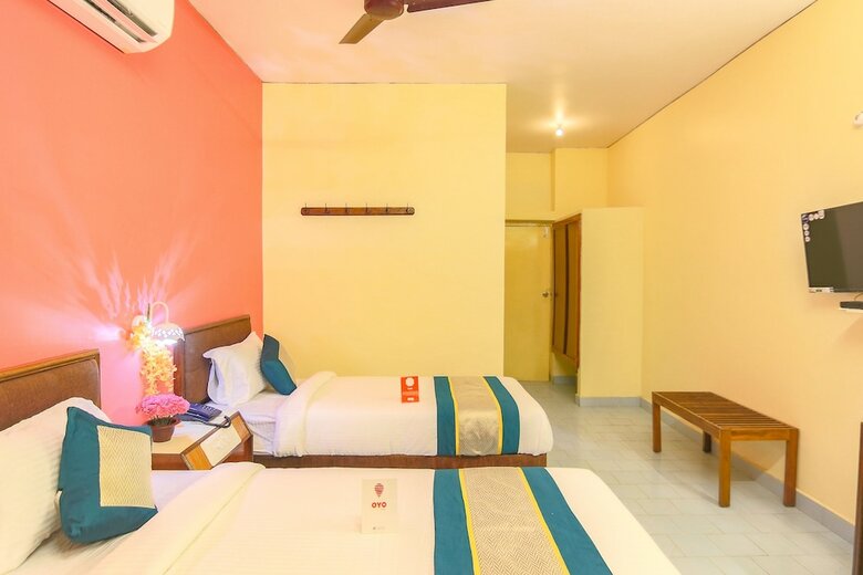 Oyo 10709 Hotel Sbt