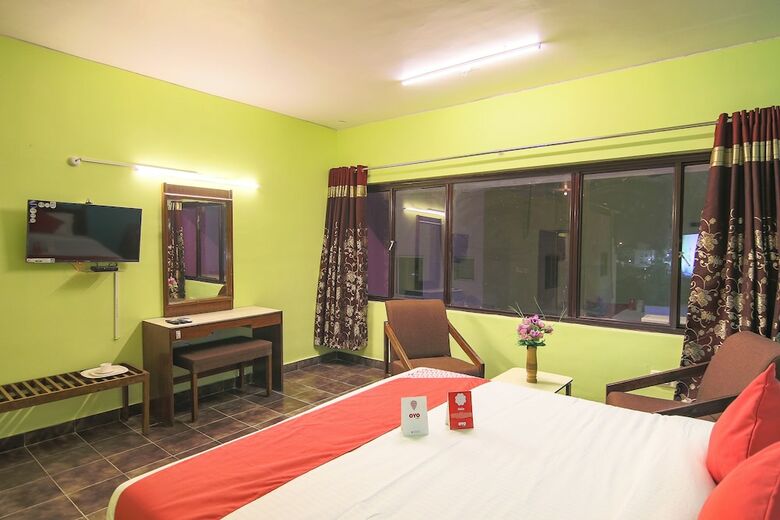 Oyo 10709 Hotel Sbt