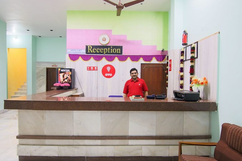 Oyo 10709 Hotel Sbt