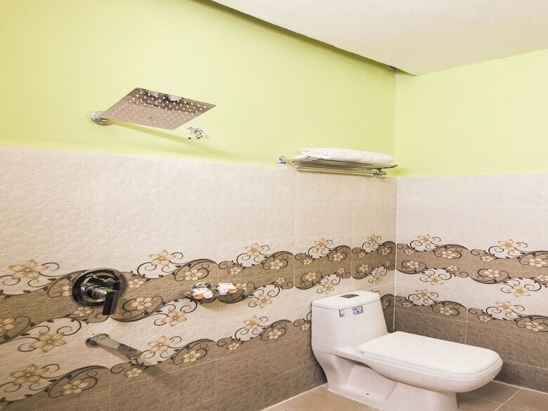 Oyo 10709 Hotel Sbt