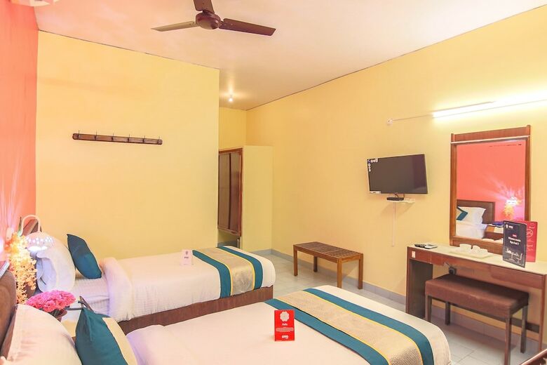 Oyo 10709 Hotel Sbt