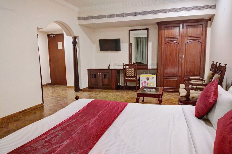 Hotel Oyo 11316 Athithi Inn