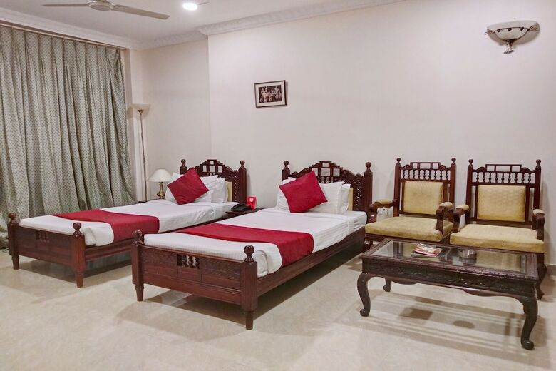 Hotel Oyo 11316 Athithi Inn