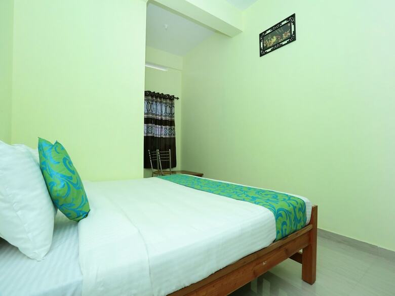 Oyo 10840 Hotel Periyar Towers
