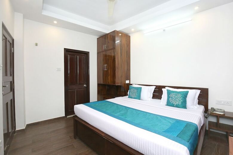 Oyo 11095 Hotel Sai Stay Inn