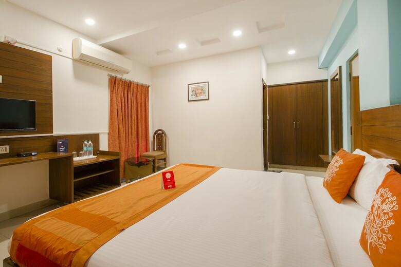 Oyo 11400 Hotel Garden View Inn