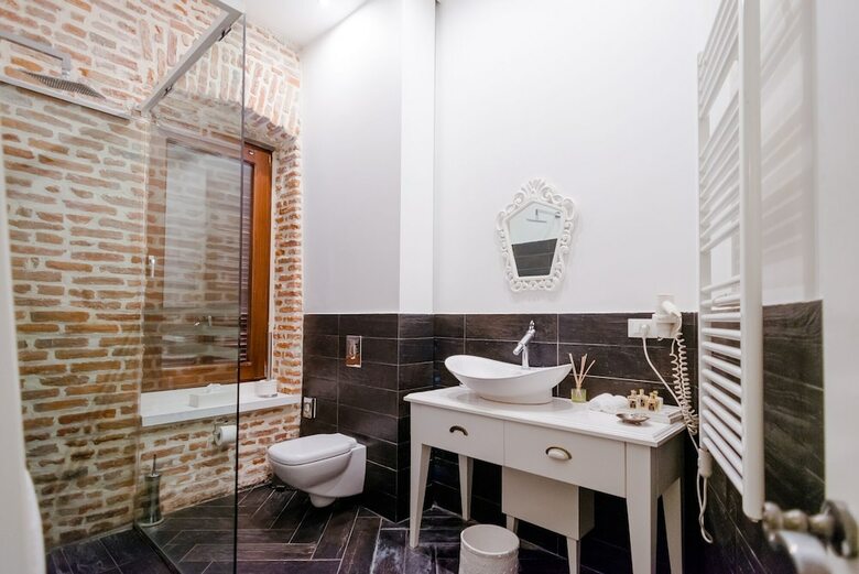 Life Gallery Hotel
