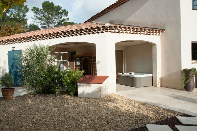 Apartamento Le Mas Pin�de - La Roulotte