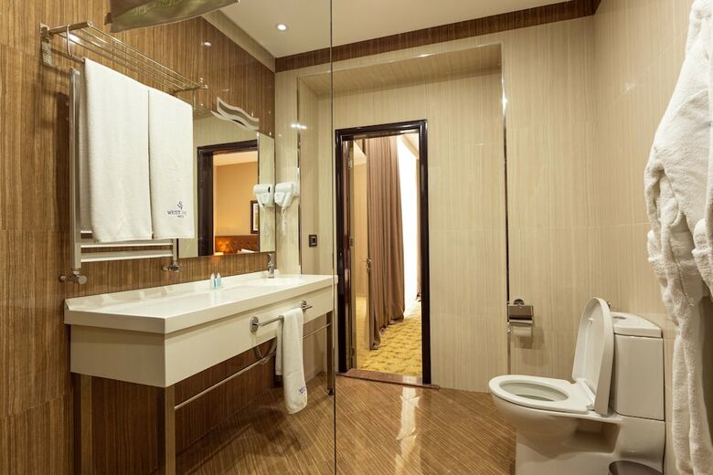West Shine Hotel